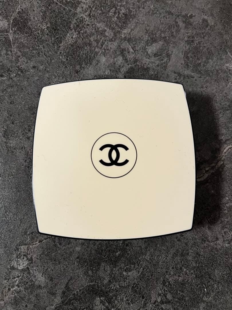 【新品】CHANEL LES BEIGES アイシャドウパレット ゴールド