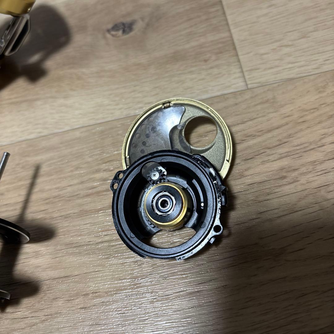 シマノ　15カルカッタコンクエスト300 右巻き