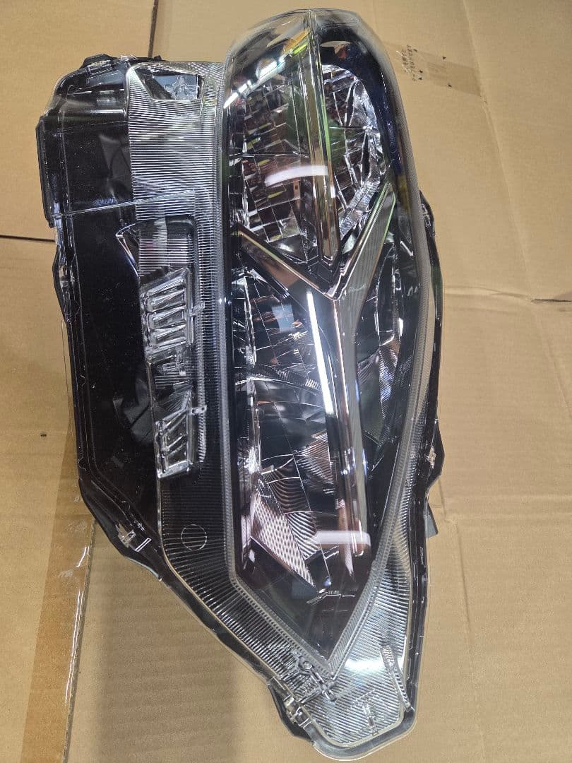OT さん専用 日産 デイズ 右側ヘッドライト LAMP ASSY RH