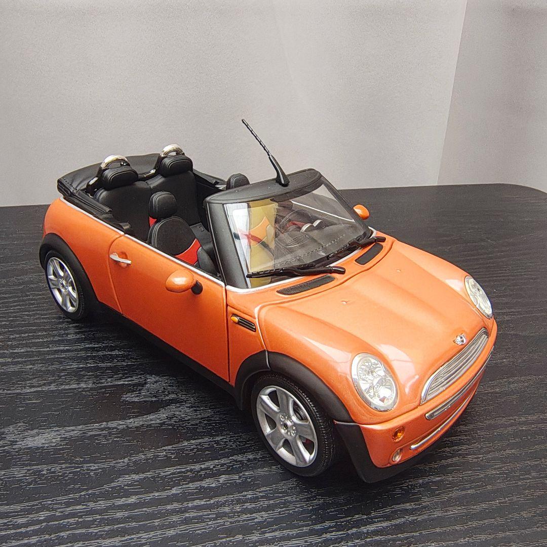 〈美品〉1/18 ミニクーパー MINI カブリオレ（ダイキャスト・ミニカー）