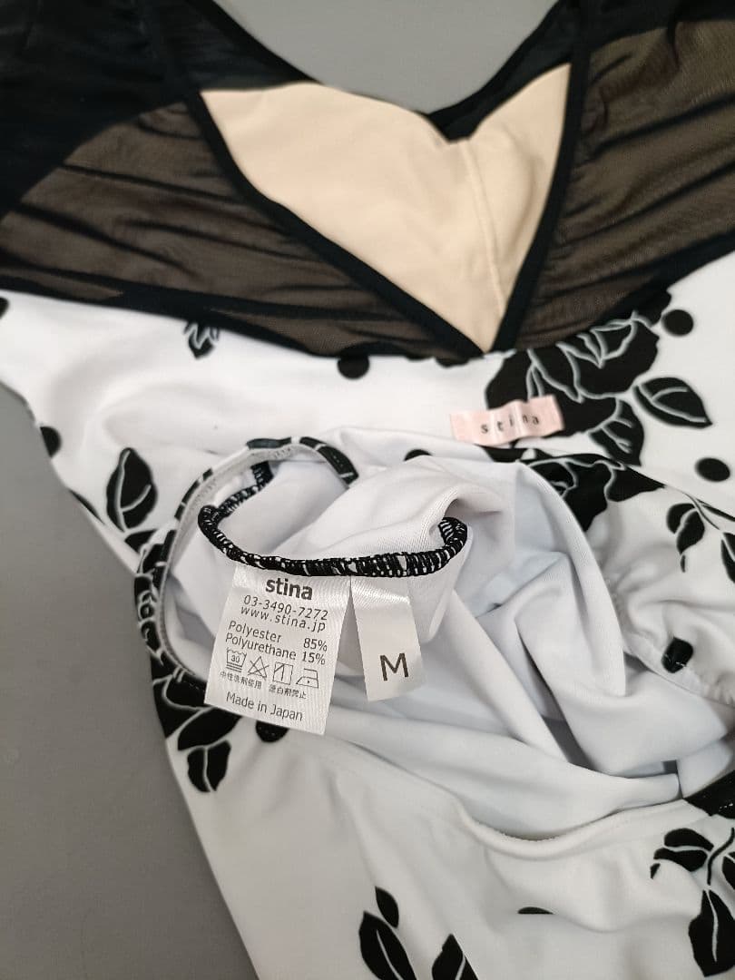 stina　スティナ　Mサイズ　半袖　ハーフスリーブ　タイプH　花柄　中古美品