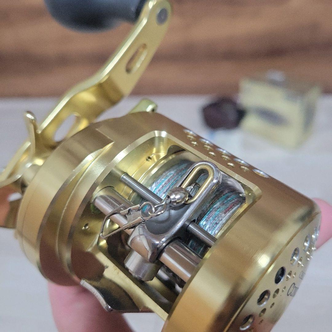SHIMANO シマノ カルカッタコンクエスト800F 箱付き