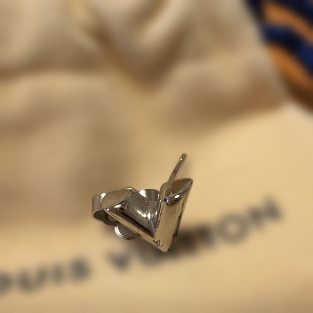 LOUIS VUITTON 片耳ピアス