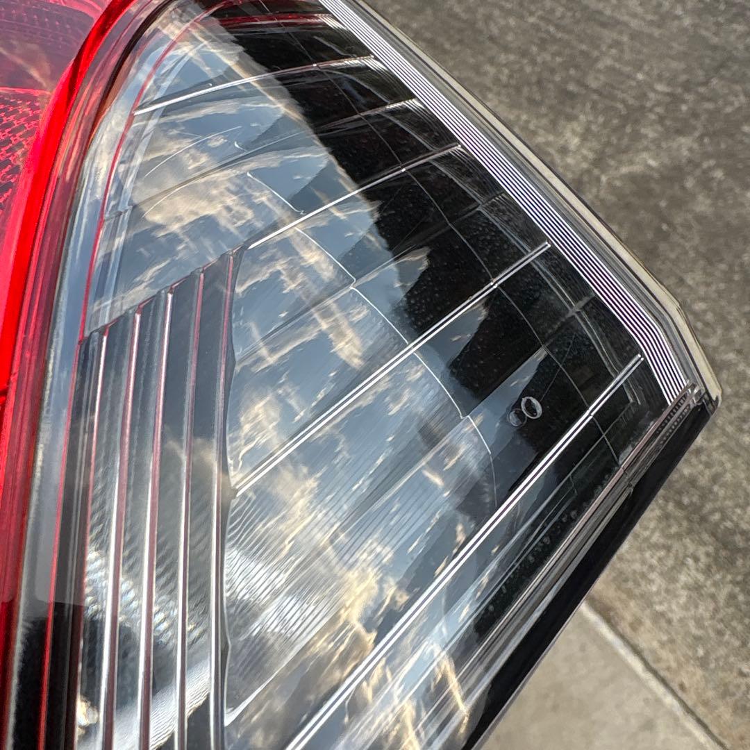 RAV4 テールライト 81560-42230