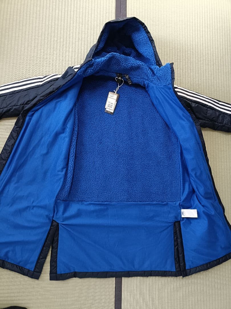 新品未使用　160cm adidas ベンチコート