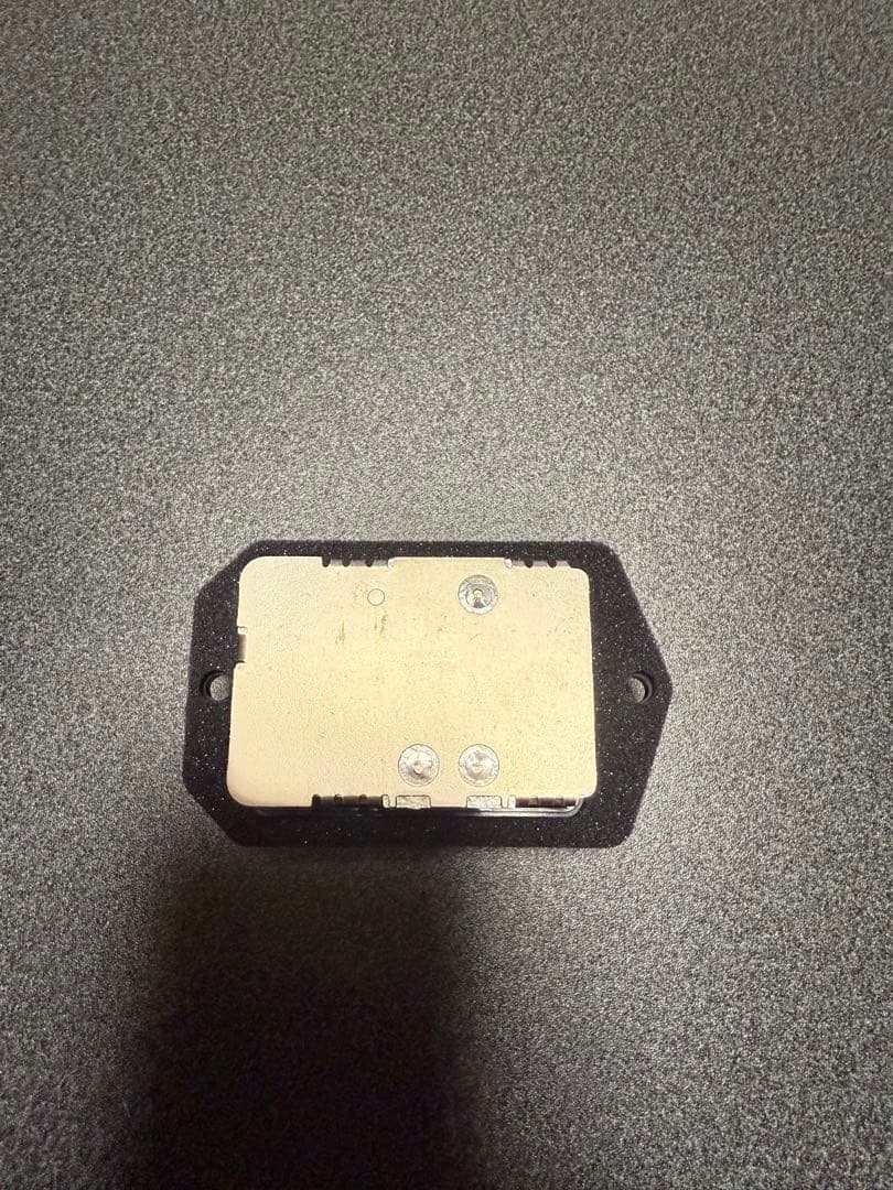 ハイエースワゴン リアブロアモーター レジスター