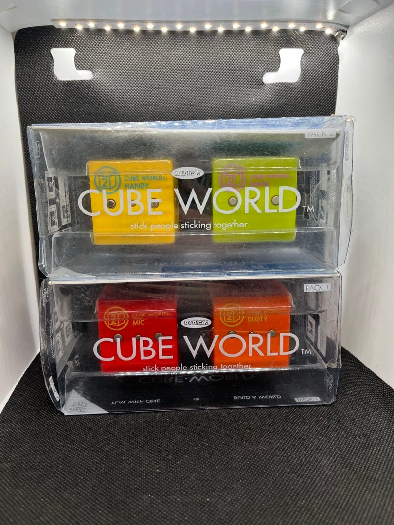 CUBE WORLD キューブワールド　バンダイ　たまごっち