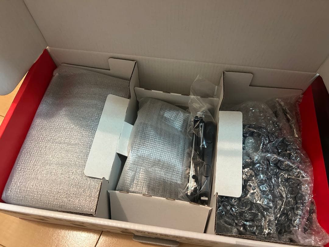 【美品】任天堂 Switch 本体 付属品全てあり 外箱に少しキズ　ブラック