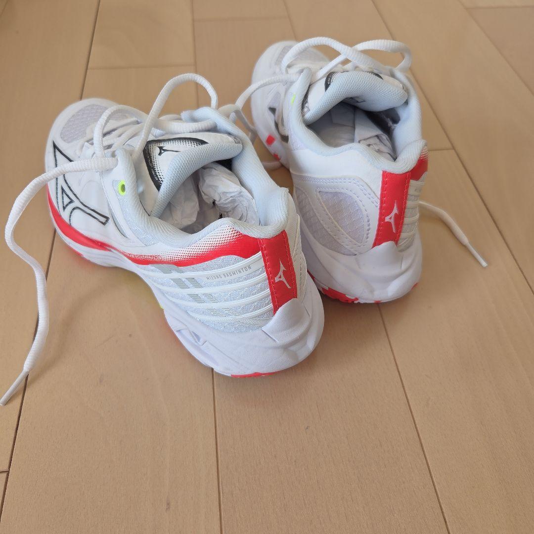 Mizuno バドミントンシューズ ウエーブクロー 3 　22cm