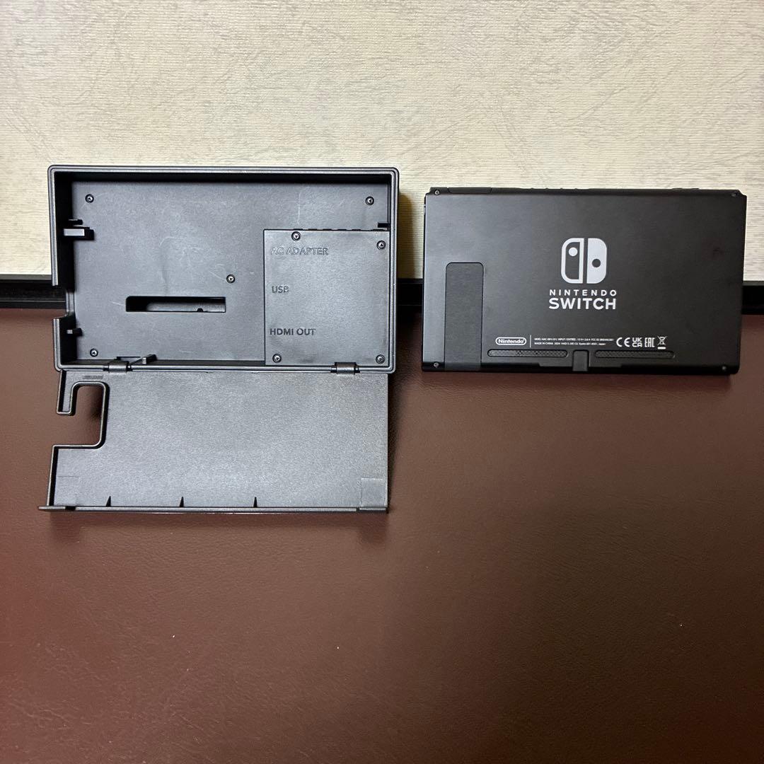 Nintendo Switch 本体　ドック台　クイックポーチ付き