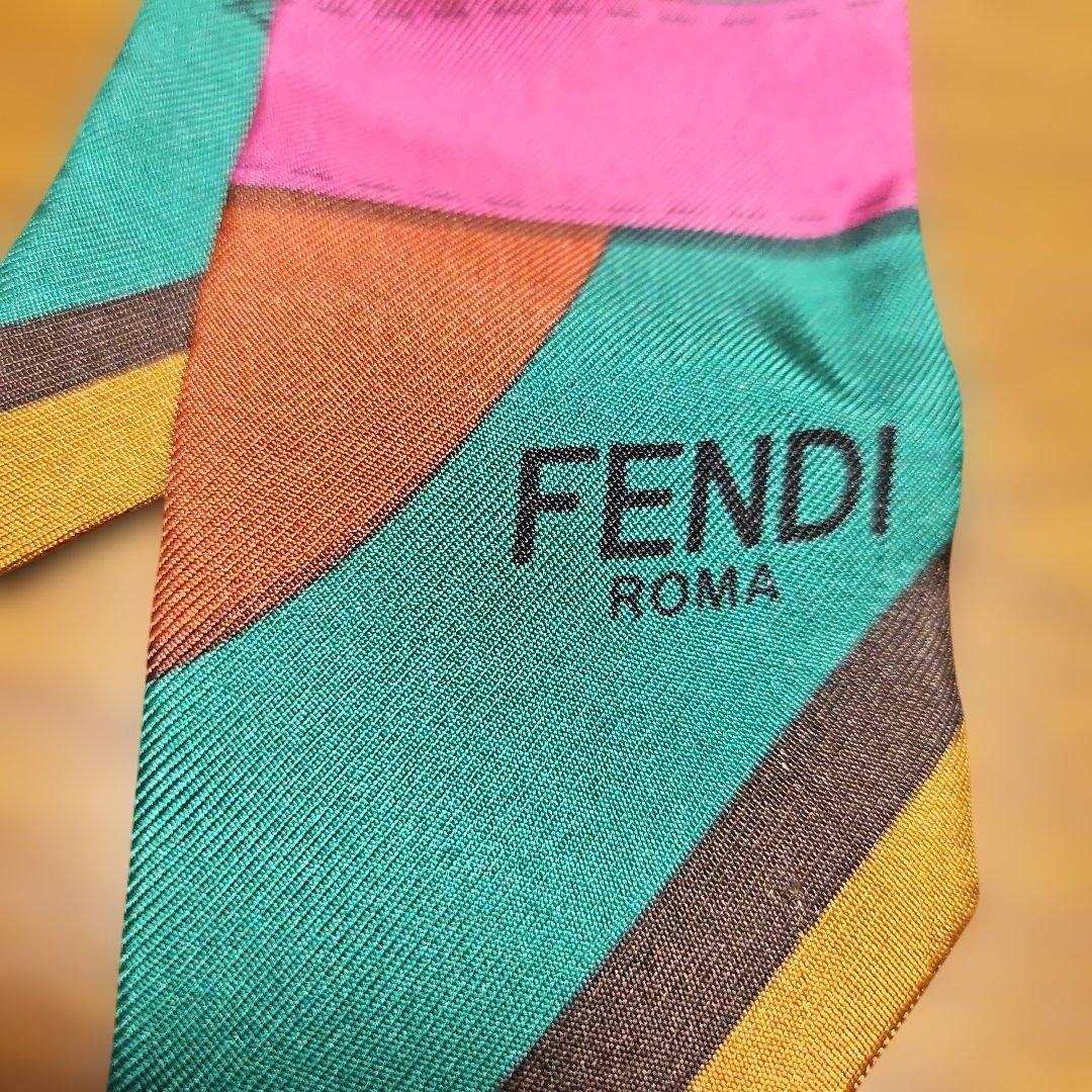 FENDI マルチカラーストライプ シルクラッピー