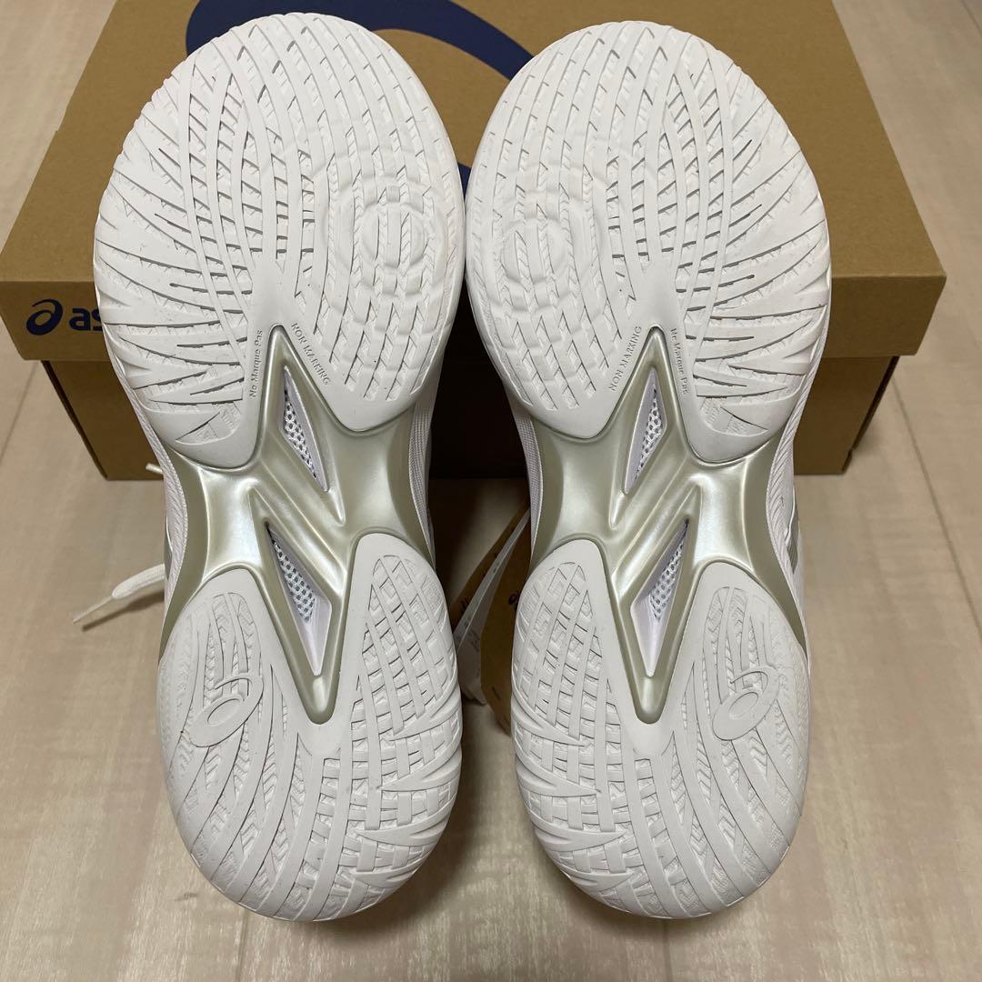 asics バスケットボールシューズ ホワイト　GELHOOP V16