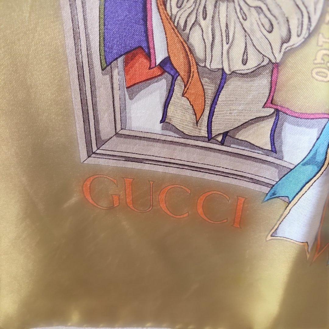 【GUCCI 】グッチ 大判 シルクスカーフ 勲章 メダル柄