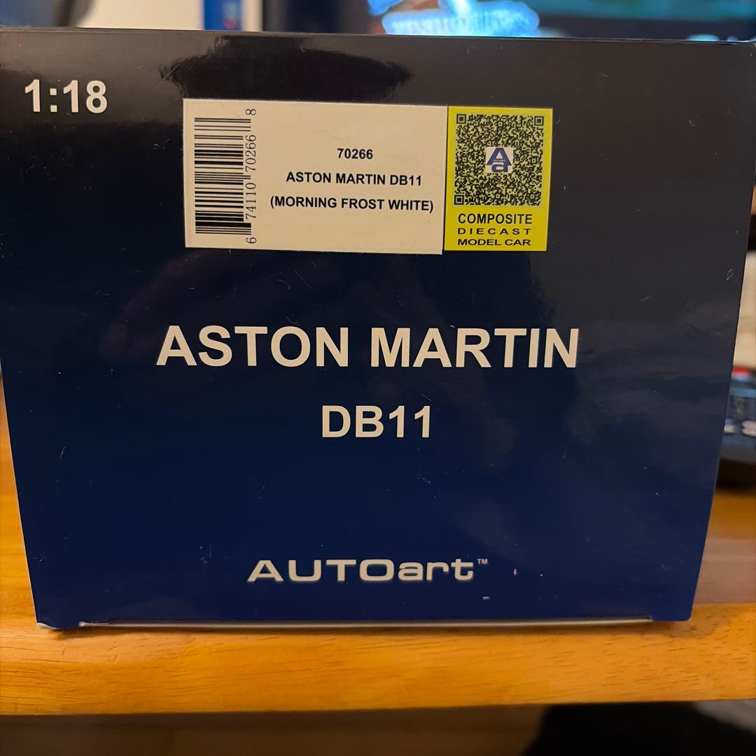 AUTOart Aston Martin DB11 ホワイト 1/18