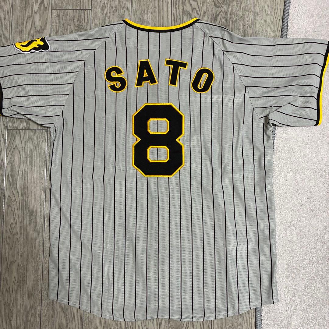 阪神タイガース　佐藤輝明　ビジターユニフォーム Mサイズ　#8