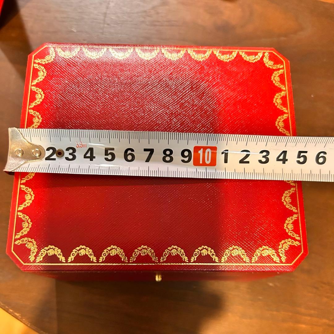 ブラックフライデー！かなり美品　正規品⭐︎Cartier 赤ギフトボックス 正方形