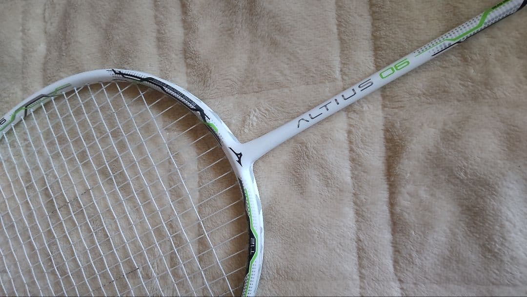 ミズノ MIZUNOALTIUS 06 バドミントンラケット