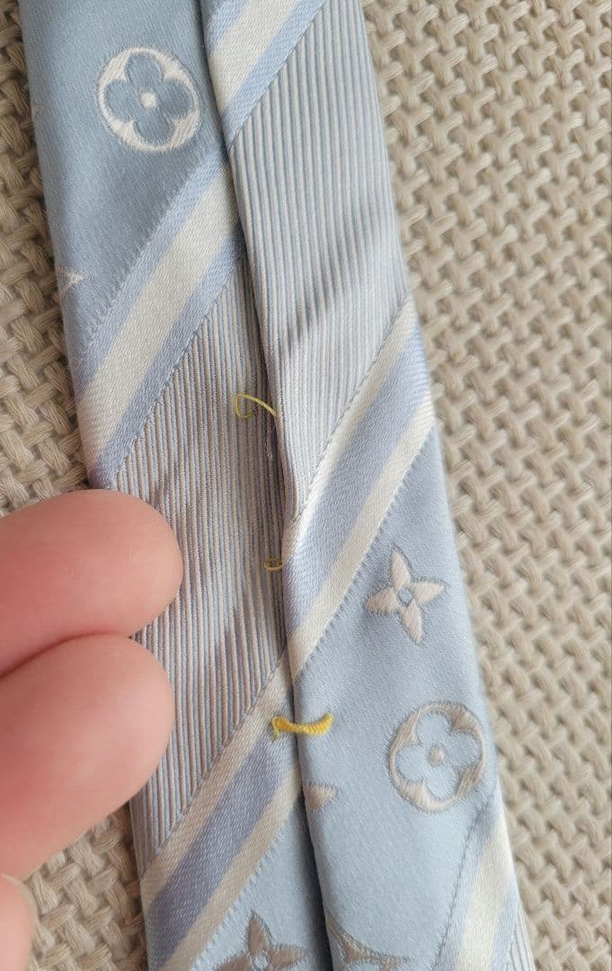 【専用】Louis Vuitton モノグラム シルバーストライプ ネクタイ