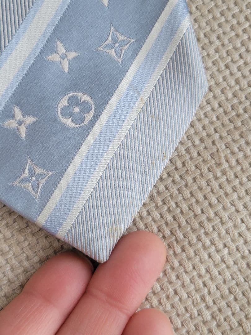 【専用】Louis Vuitton モノグラム シルバーストライプ ネクタイ