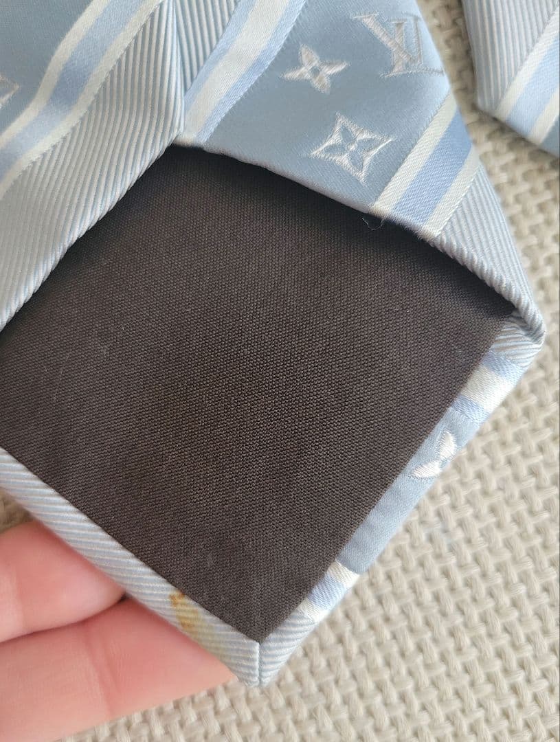 【専用】Louis Vuitton モノグラム シルバーストライプ ネクタイ