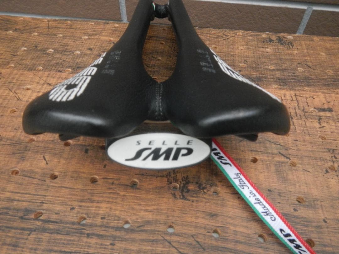 SELLE SMP EVOLUTION サドル エボリューション ピスト