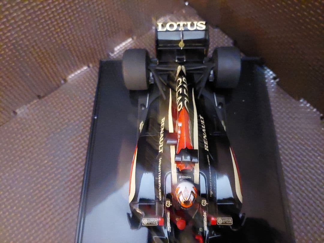 ミニチャンプ 1/18 ＃７ ロータス E21 K.ライコネン 2013