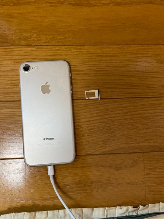 iPhone7シルバー