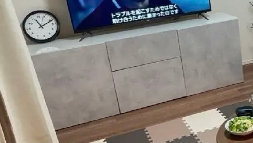 IKEAのテレビ台　使用期間9月程度