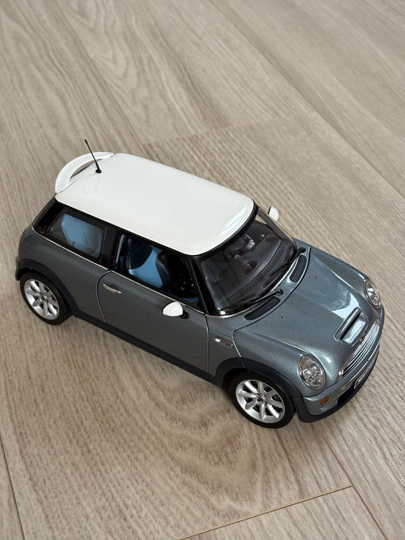 1/18 ミニクーパーS 2003 オートアート製