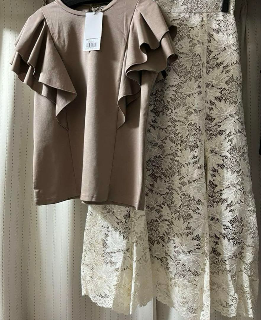 JUSGLITTY フリルカットソー×レーススカートSET