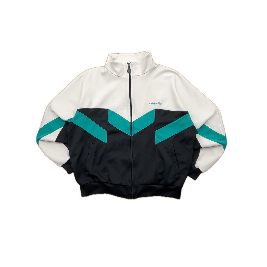 adidas トラックジャケット　3732