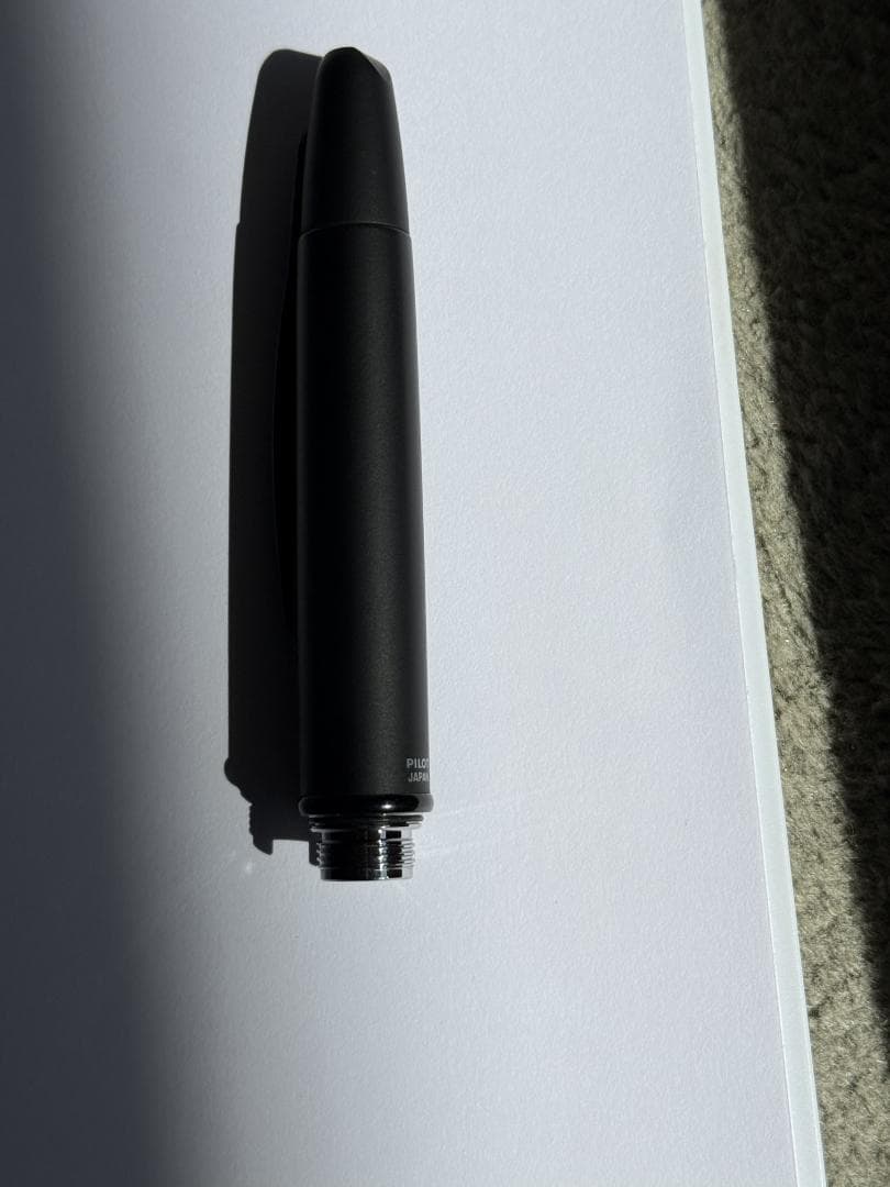 【美品】パイロット（PILOT)万年筆　キャップレス マットブラック
