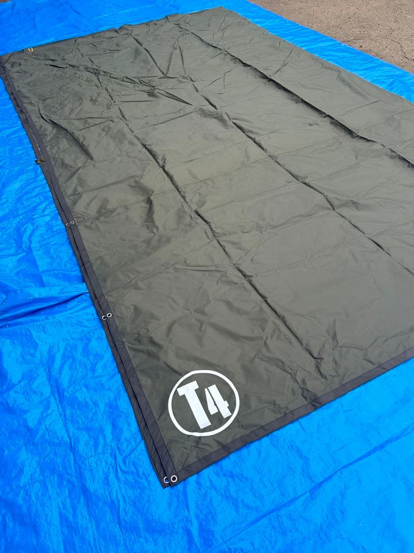 【美品】ナショナルジオグラフィック BASE CAMP T-4