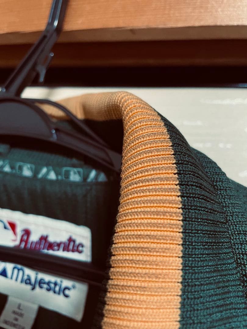 MAJESTIC athletics スタジャン