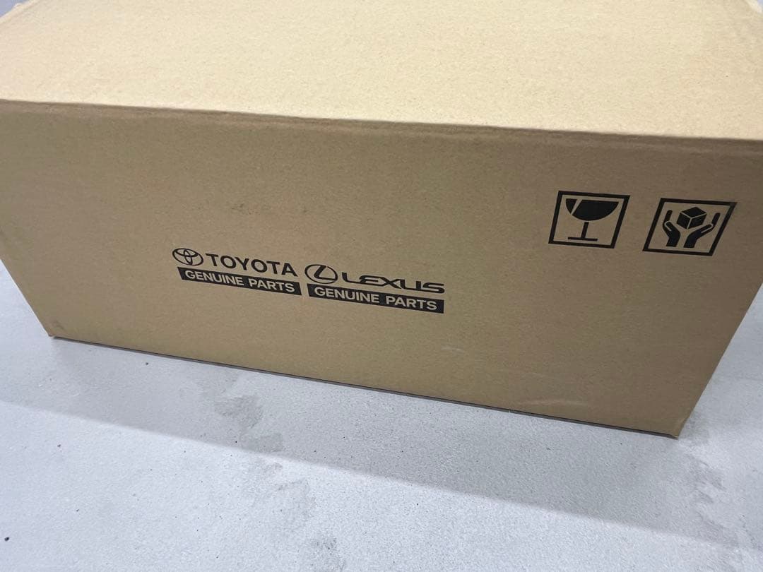 ハイエース200系‼︎トヨタ純正LED右ヘッドライト新品‼︎未使用品‼︎