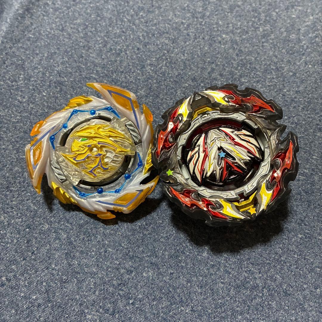 ベイブレードまとめ売り　スタジアム付き　ランチャー4個