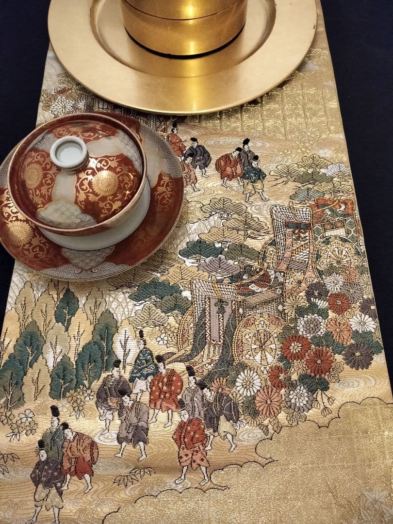 といぷー　A678★逸品‼️豪華刺繍‼️テーブルランナー2m12cm