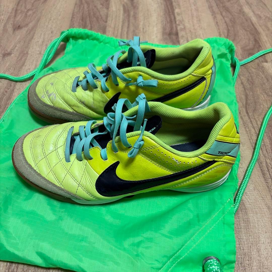 Nike TIENPOフットサルシューズ 25cm イエロー/ブラック 収納袋付