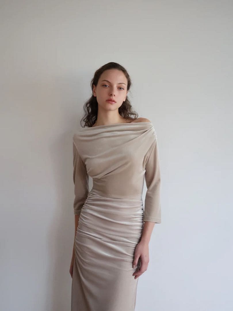 ワンピース shirring drape velour dress