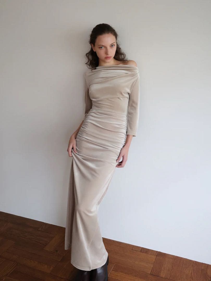 ワンピース shirring drape velour dress