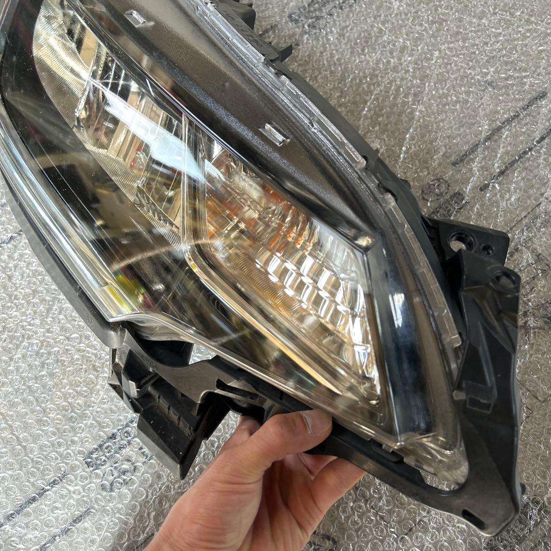 フィット　ヘッドライト　右　STANLEY W3674 ジャンク品