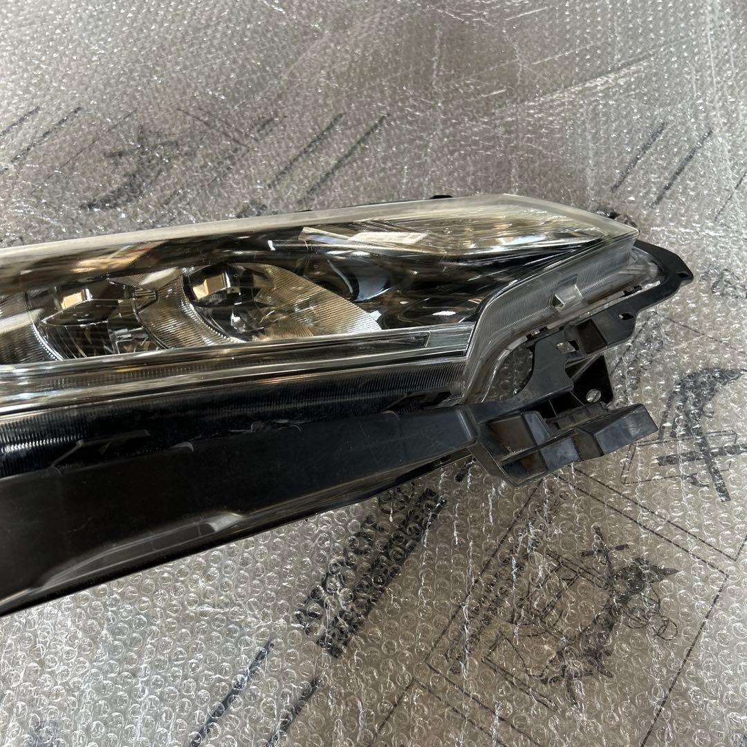フィット　ヘッドライト　右　STANLEY W3674 ジャンク品