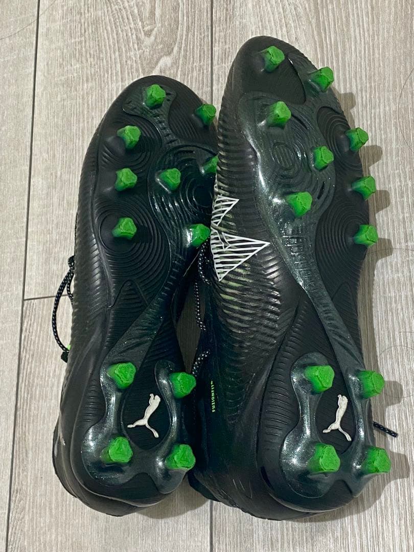 PUMA FUTURE8アルティメットHG/AG