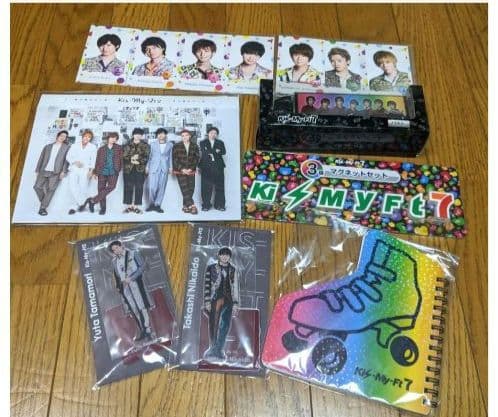 Kis-My-Ft2　CD＋アルバム、グッズのセット
