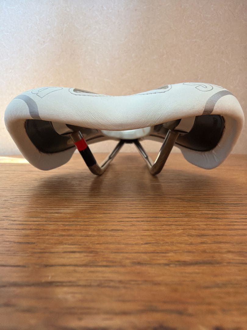 SELLE ITALIA SLR BIO FIT カーボンサドル 白