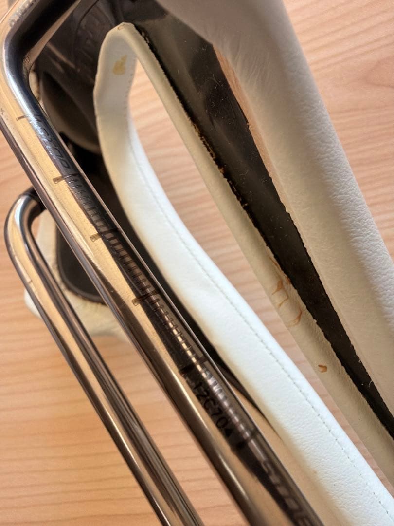 SELLE ITALIA SLR BIO FIT カーボンサドル 白
