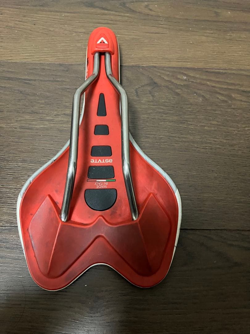 アスチュートTi Rail サドル