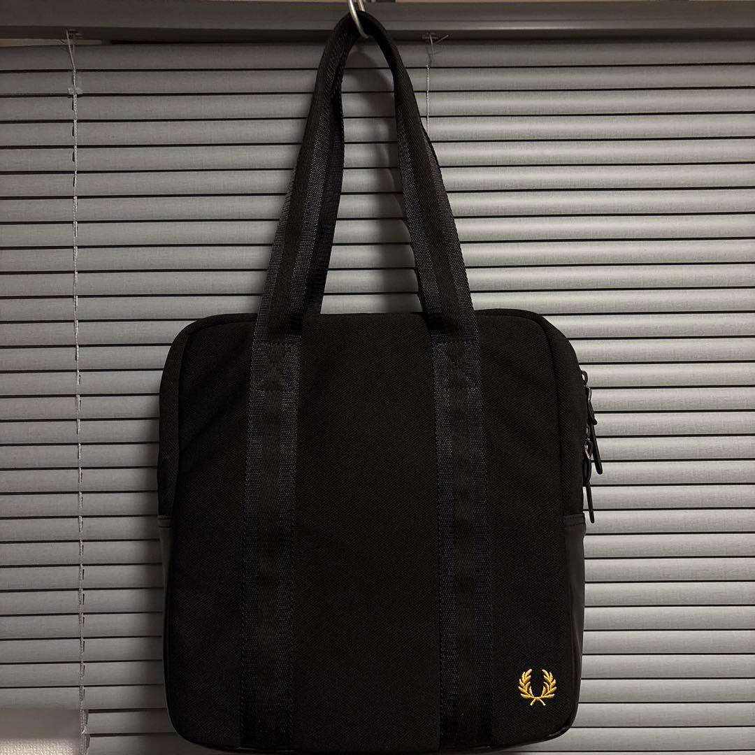 FRED PERRY スクエアトートバッグ レザー