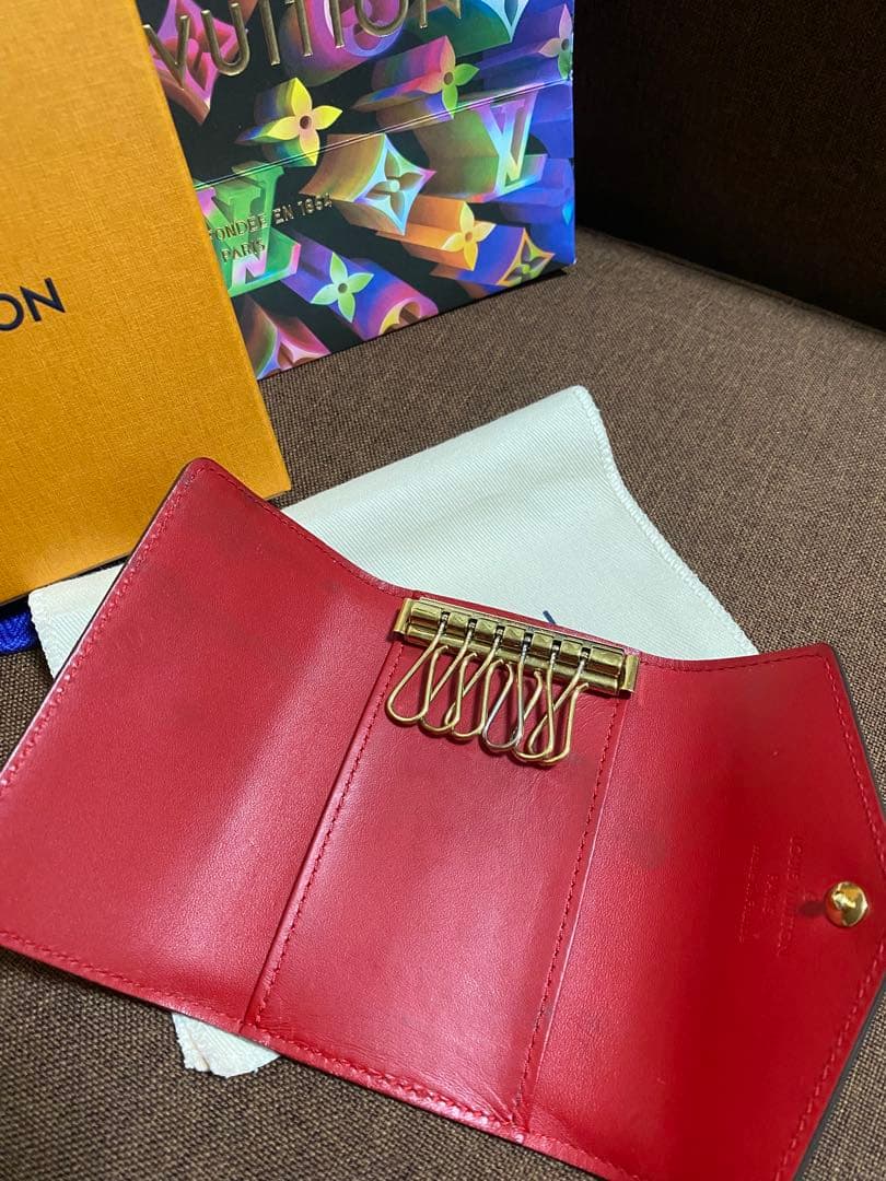 ルイヴィトン 　ヴェルニ　キーケース レッド 美品