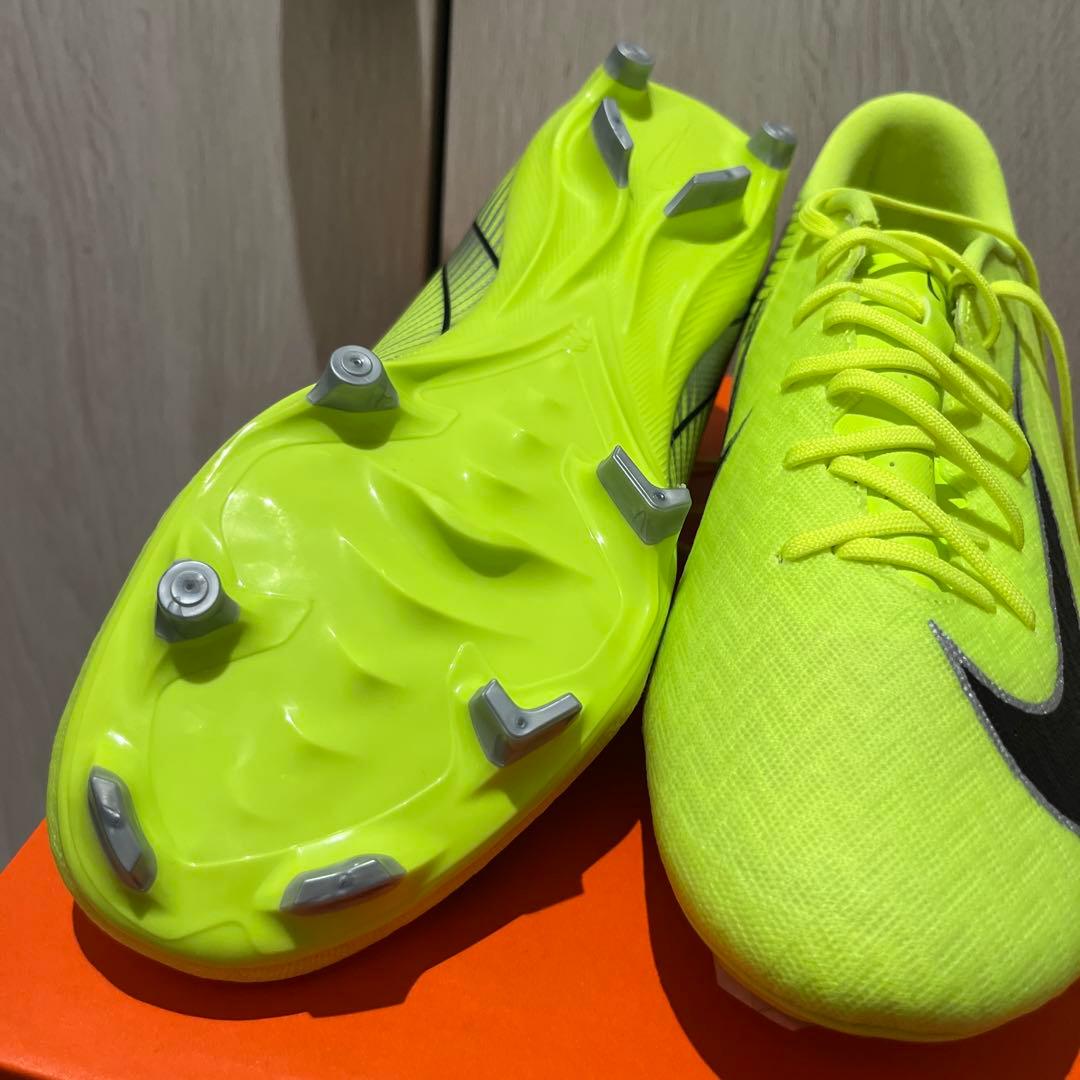 NIKEズーム ヴェイパー 16 アカデミーFG/MG 26cm